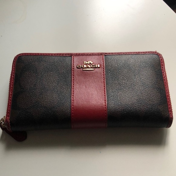 Coach wallet - Picture 1 of 5